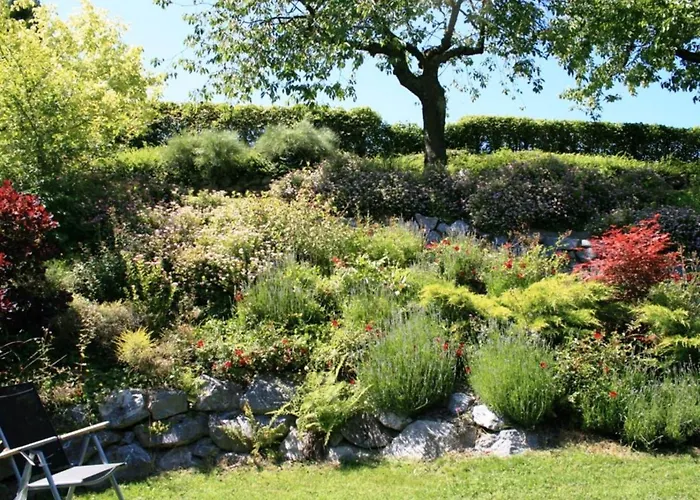 Helle Bei Mit Terrasse